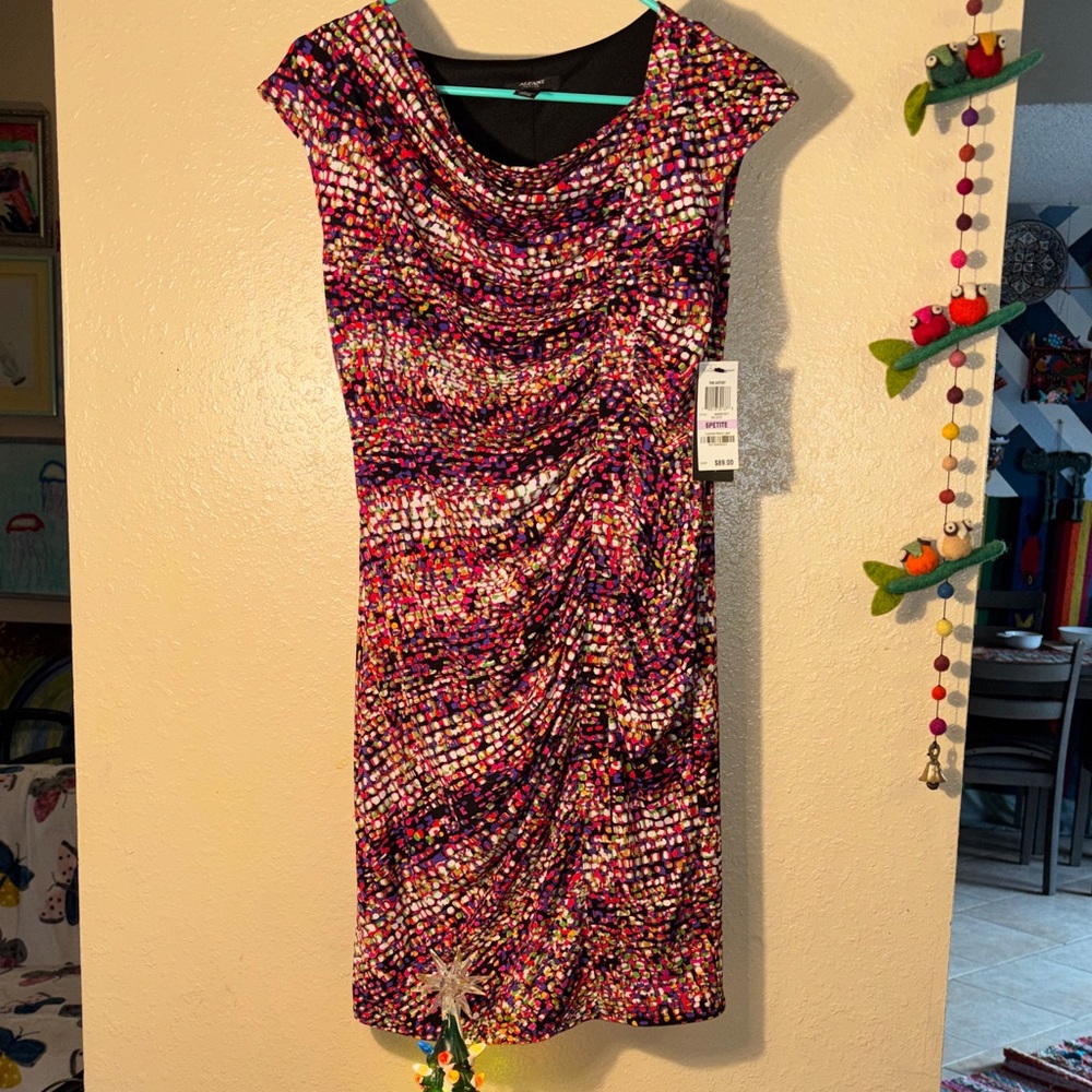 NWT ALFANI PETITE 6P The Artist short sleeve multicolored, stretchy fabric, doub